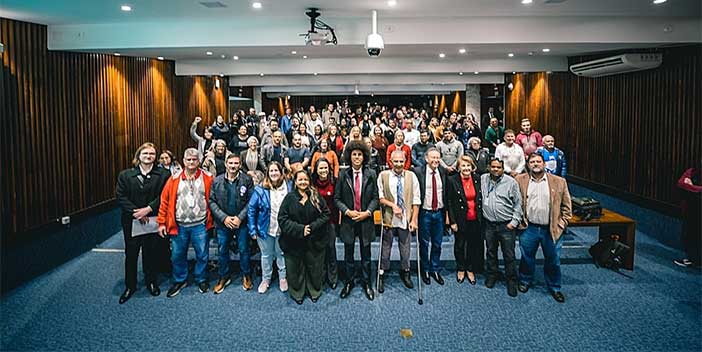 Trabalhadores da enfermagem apontam possível greve nacional em defesa do piso para a categoria